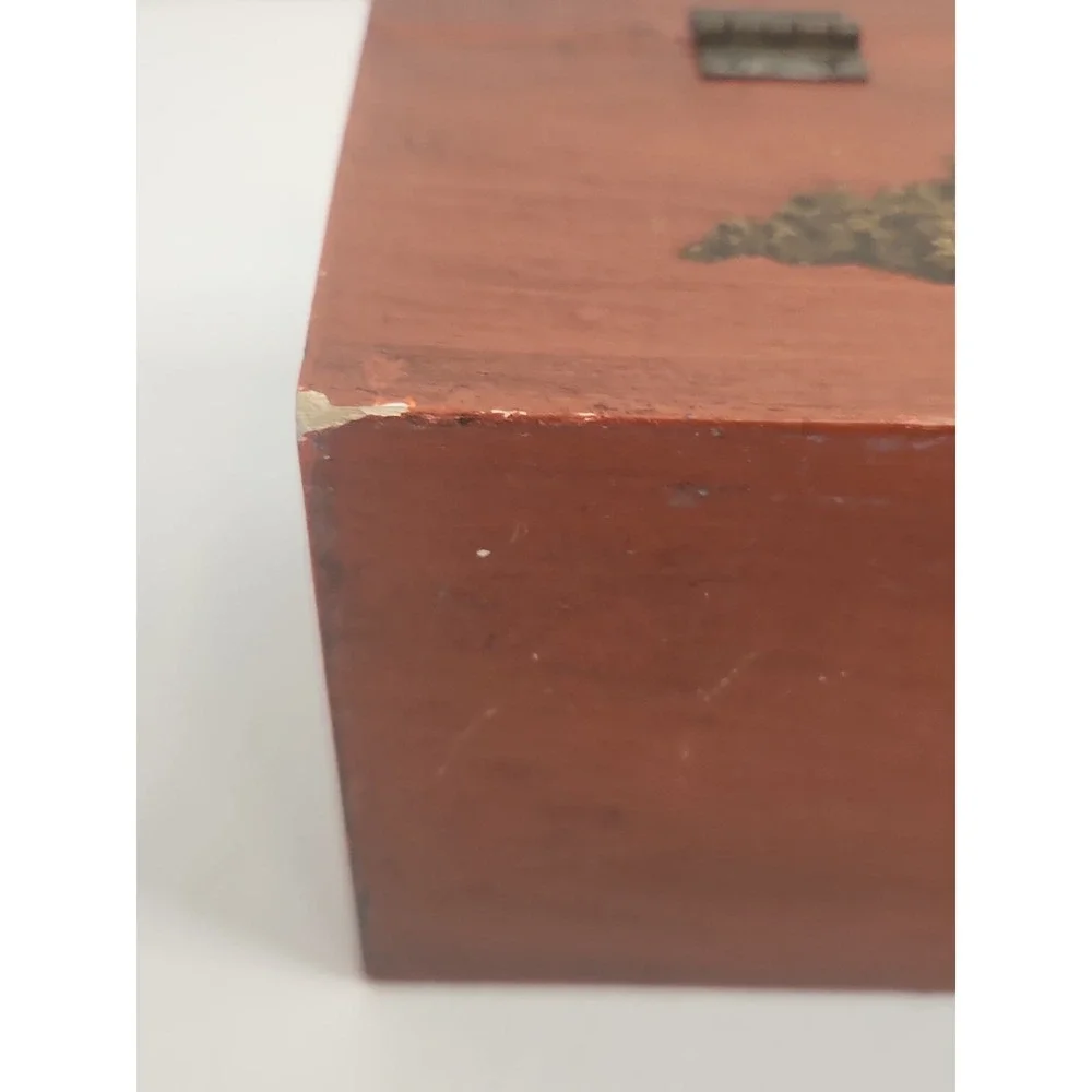 The Unbranded Brand retro wood
